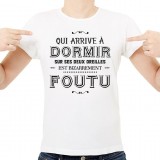 T-shirt Qui arrive à dormir sur ses deux oreilles..