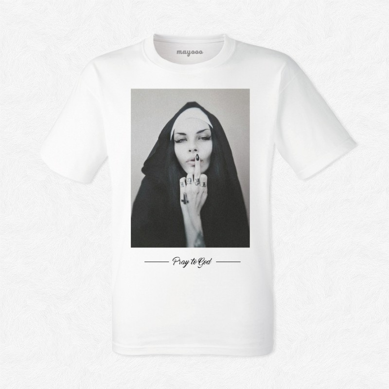 T-shirt Soeur Rebecca pray to god