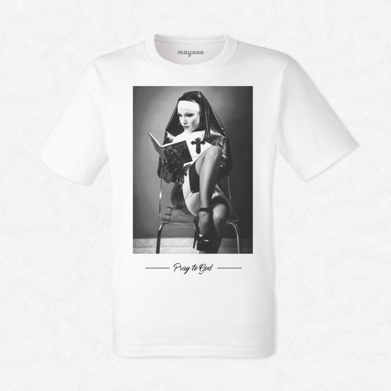 T-shirt Soeur Eden Pray to god